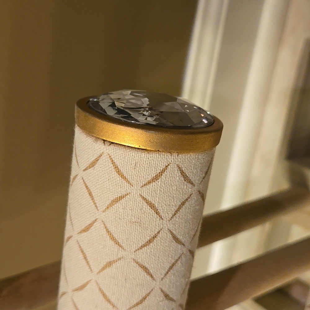 Elegant Gold and Cream Jewelry Bar - Picture 13 of 15